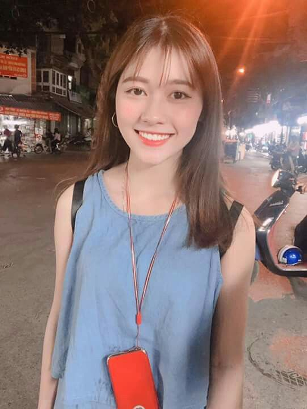 CHỊ YẾN